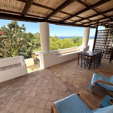 Casa vacanze Corallo Malfa (Salina)